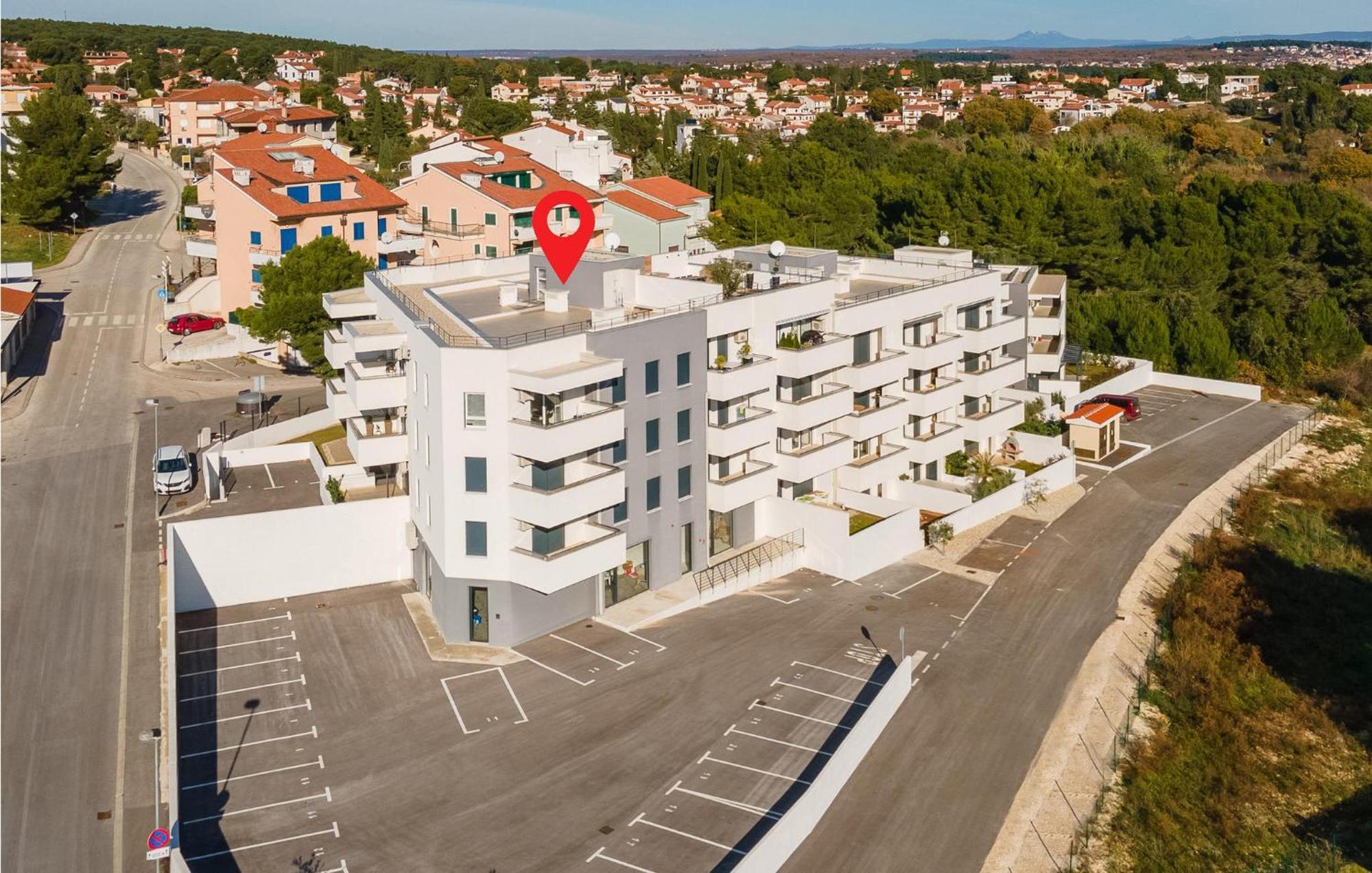 Amazing Apartment In Premantura With Kitchen Exterior foto
